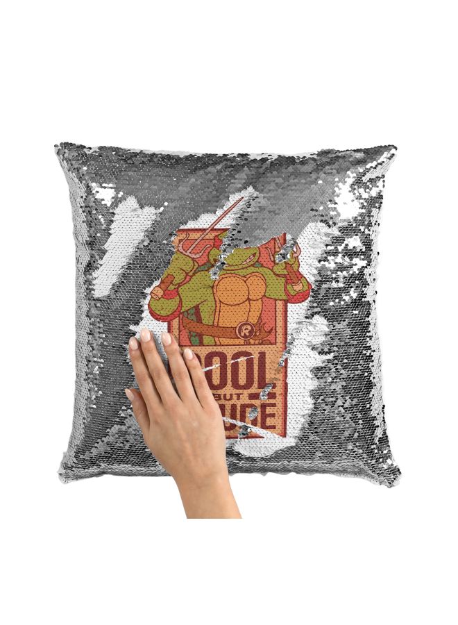 وسادة مطرزة بالترتر ومطبوع عليها تصميم من المسلسل الكرتوني "Teenage Mutant Ninja Turtle" فضي / أبيض/أخضر 16x16بوصة - Image 3