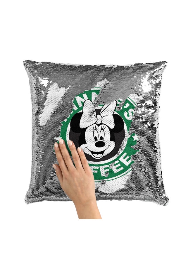 وسادة زينة مطرزة بالترتر مطبوع عليها شعار ستاربكس وعبارة "Minnie's Coffee" فضي / أبيض/أخضر 16x16بوصة - Image 3
