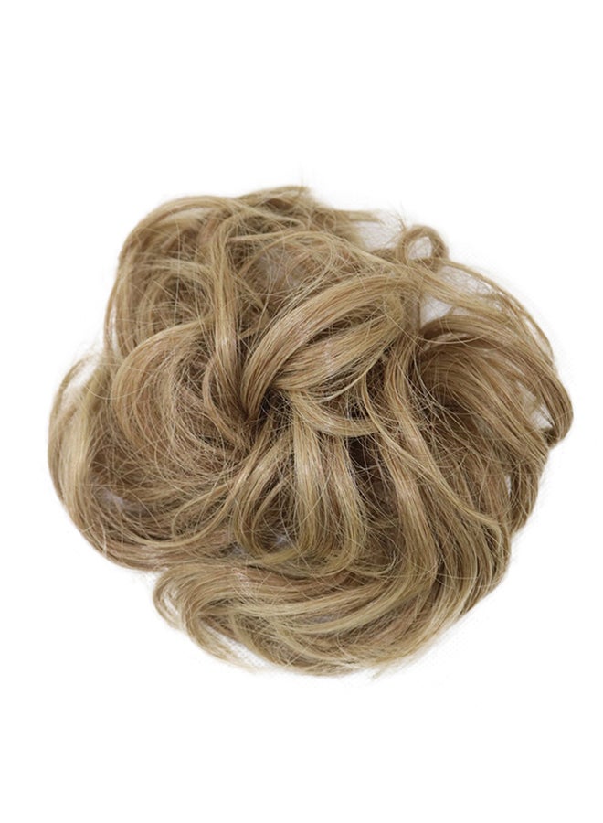 شعر مستعار سكرانشي بتصميم كعكة مدورة غير مرتبة بيج 13x12x1سم