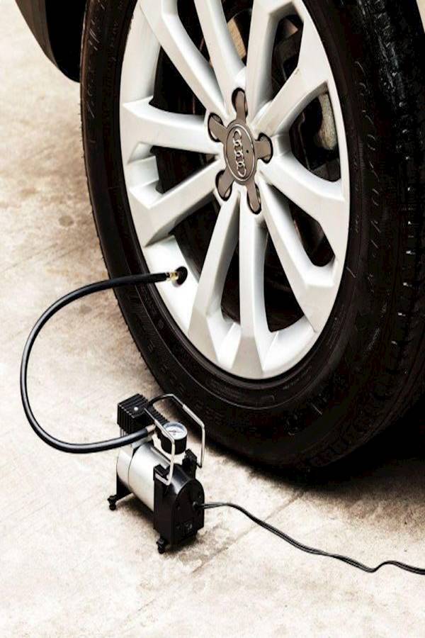 Generic - Heavy-Duty Portable Air Compressor Tire Inflator - Image 1