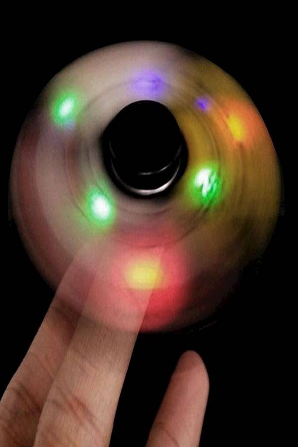 ماركة غير محددة - سبنر ثلاثي مزود بإضاءة LED - Image 1