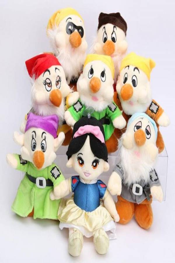 مجموعة دمى محشوة كلاسيكية بتصميم من فيلم "Snow White And The Seven Dwarfs" - Image 1