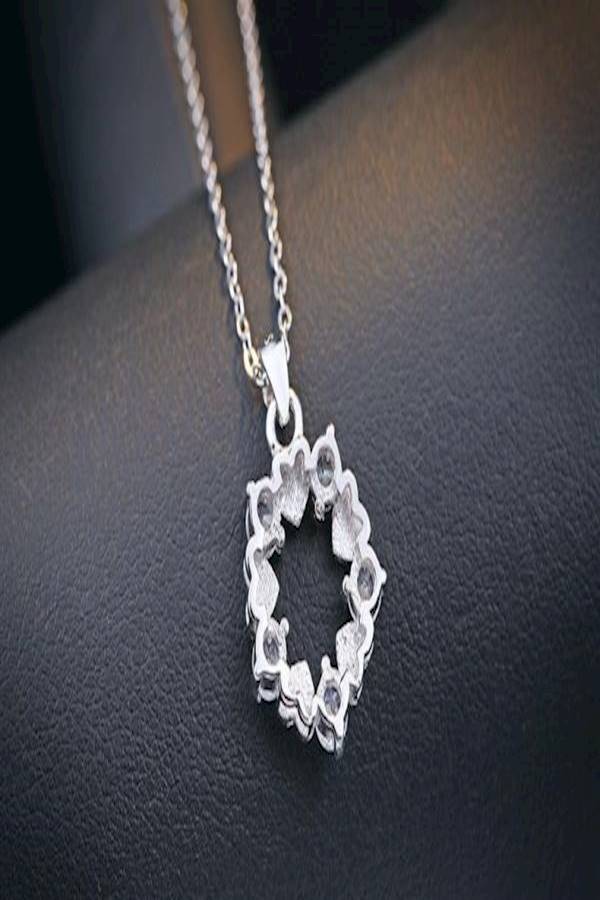 Exquisite inlaid zircon snowflake pendant plated 925  necklace is suitable for women to wear - Image 3