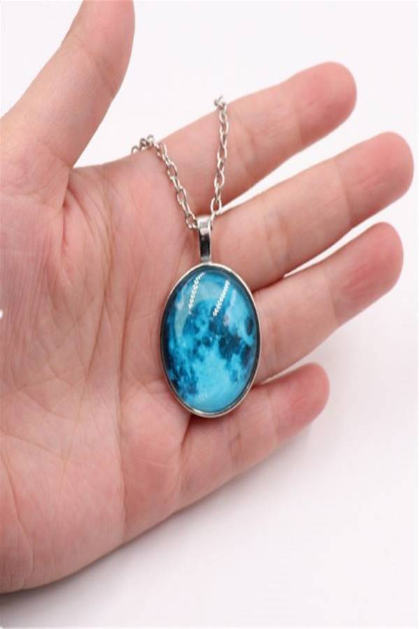 Generic - hot style luminous moon necklace - Image 1