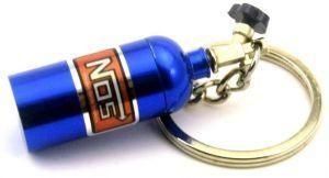 سلسلة مفاتيح بتصميم زجاجة أكسيد معدنية بطبعة كلمة "Nos" مستوحاة من السباق الثنائي في سلسلة أفلام "Fast And Furious" - Image 4