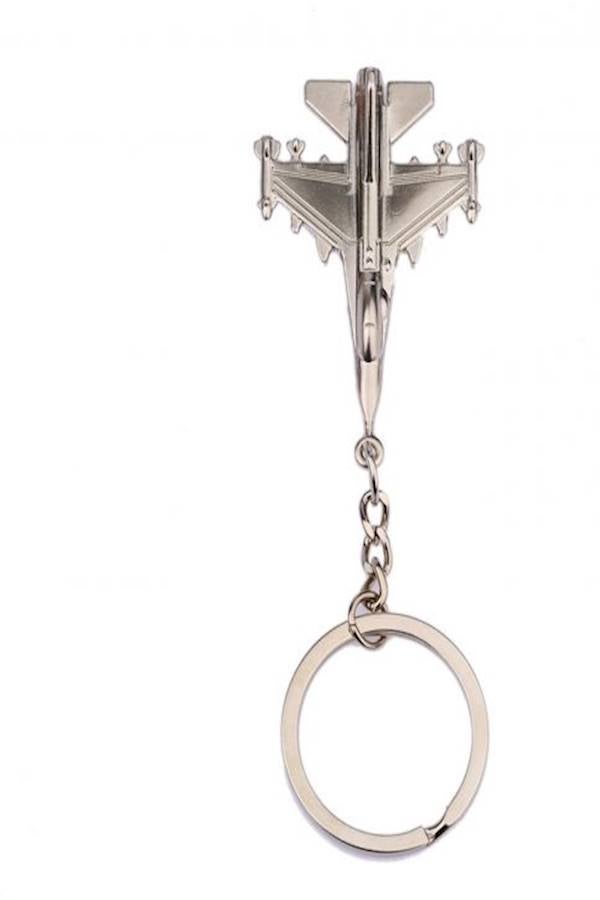 سلسلة مفاتيج من المعدن بدلاية على شكل طائرة حربية مقاتلة - Image 2