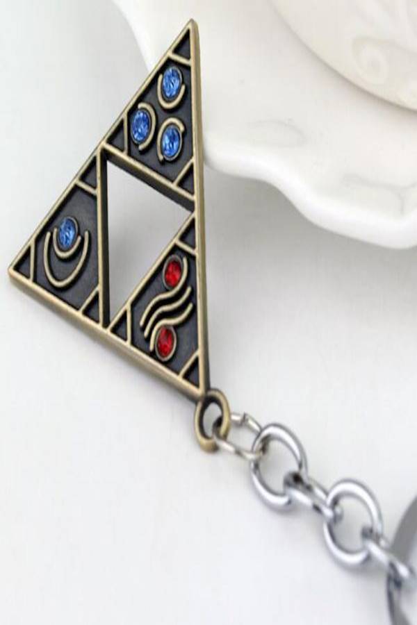 Generic Zelda Breath Of The Wild Triangle Logo Key Chain  - Image 3