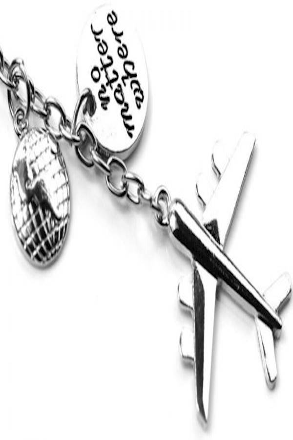 سلسلة مفاتيح معدنية بتصميم من سلسلة الطائرات ومطبوع عليه عبارة "No Matter Where" - Image 3