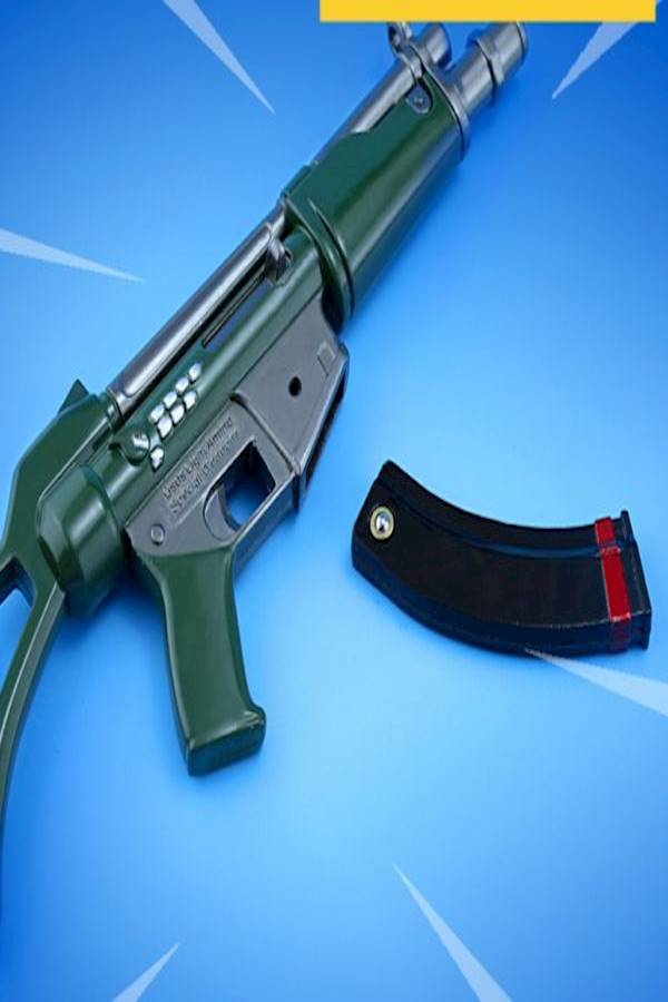 Generic - Mp5 Submachine Gun Model Keychain Green/Black/Silver - Image 1