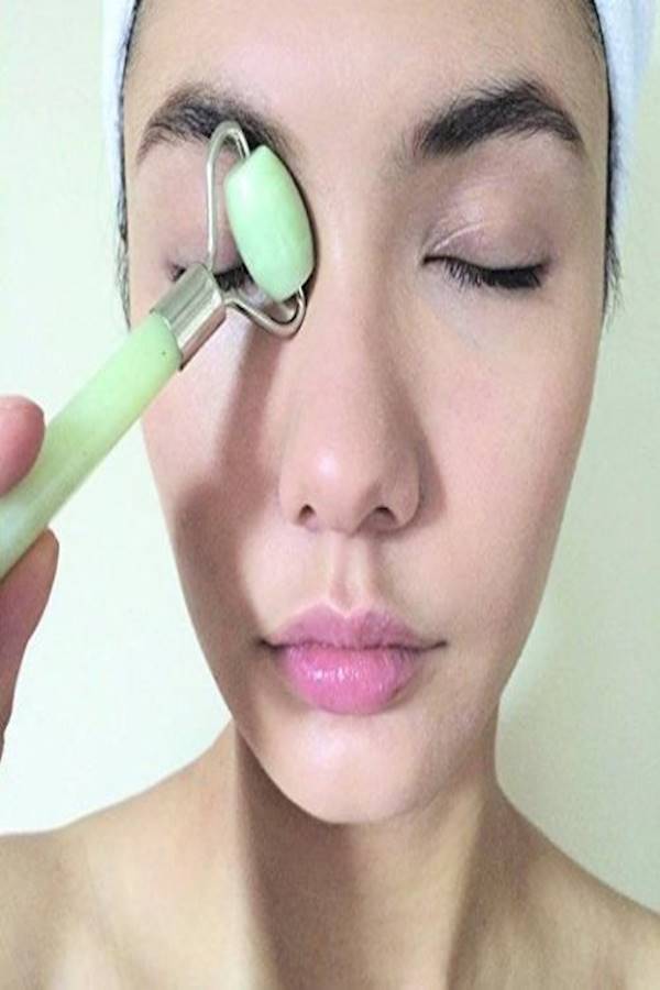 Generic - Royal Jade Roller Massager Sliing Tool Facial Face Massage From - Image 1