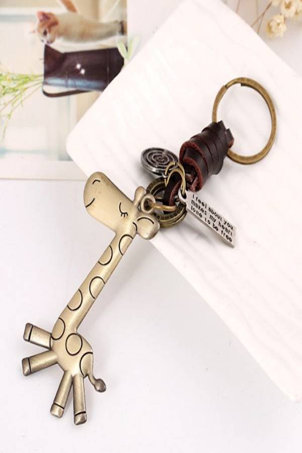 Fashion Pure Manual Weaving Retro Punk Cute Giraffe Cartoon Key Holder Leather Metal Key Chain - Image 2