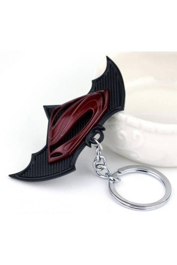 سلسلة مفاتيح مصنوعة من خليط الزنك المعدني على شكل رمز الخفاش لباتمان فوقه علامة سوبرمان - Image 4