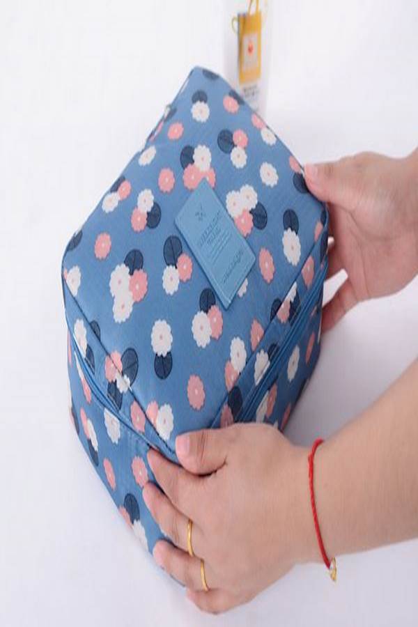 ويك آيت حقيبة مستحضرات تجميل مثالية للسفر والحمل وبتصميم مقاوم للماء XSB0001 - Image 3