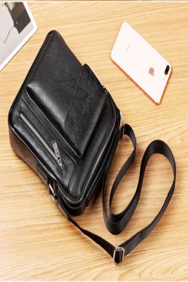 Weixer Leather Messenger Bag Black  - Image 4