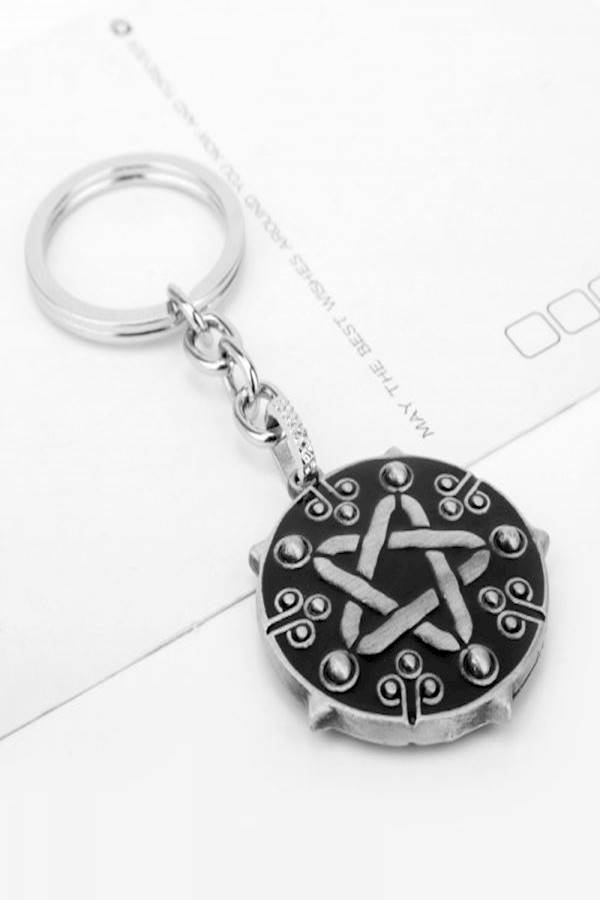 Generic - Game Witcher 3 Yennefer Medalion Pendant Keycahins - Image 1