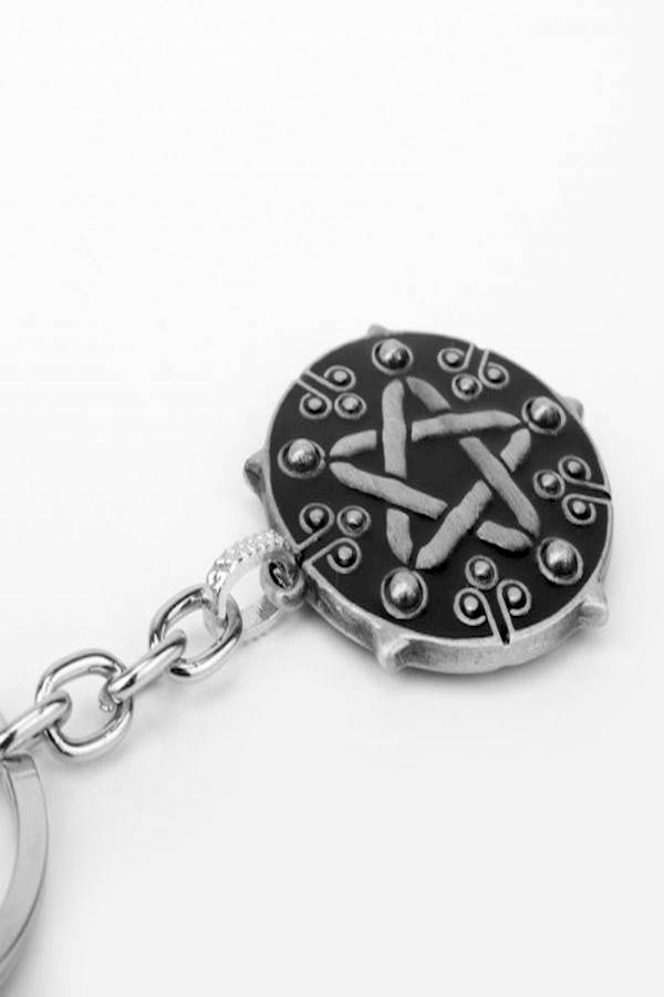Generic - Game Witcher 3 Yennefer Medalion Pendant Keycahins - Image 1