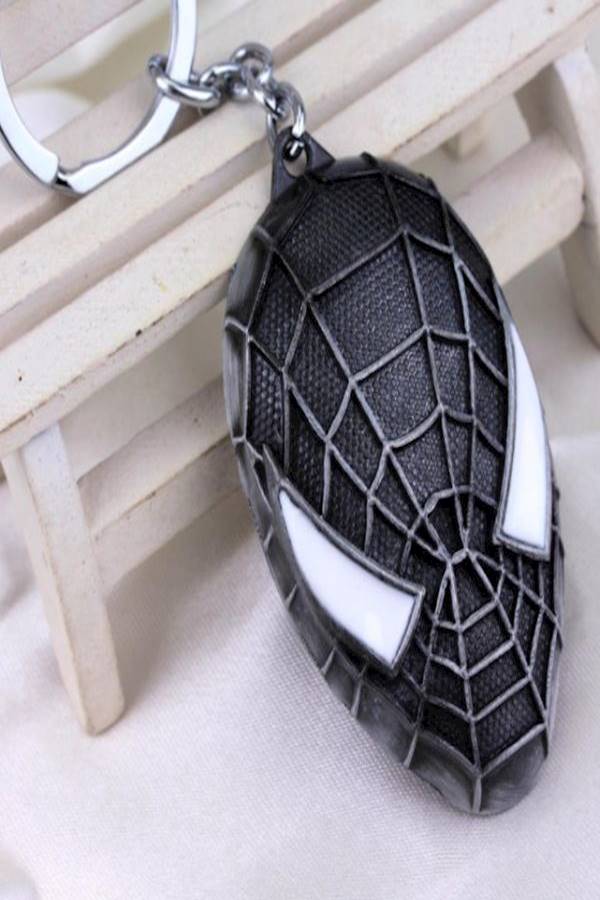 The Ultimate Spider-Man Mask Pendant Men Keychain - Image 2