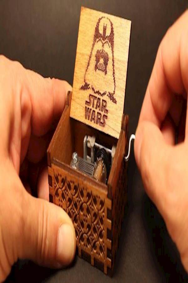 Star Wars Classic Mini Wooden Music Box  - Image 4