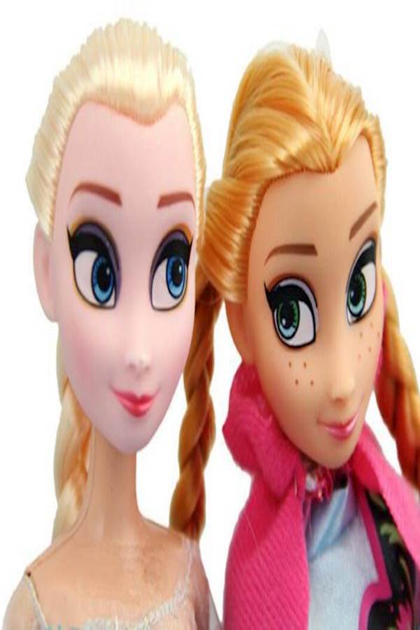 ذا وايت شوب - طقم دمى بتصميم شخصيتي آنا وأميرة الثلج إلسا مستوحى من فيلم الرسوم المتحركة "Frozen" - Image 1