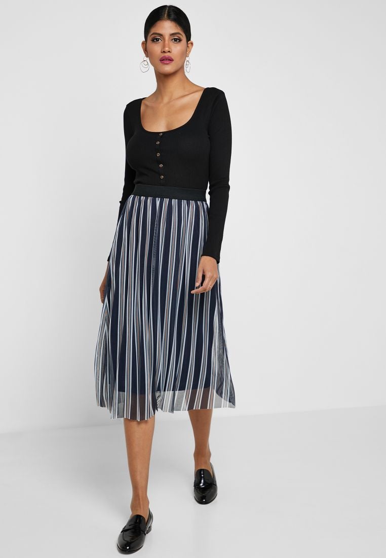 Reserved Striped Overlay Skirt Multicolour  - Image 4