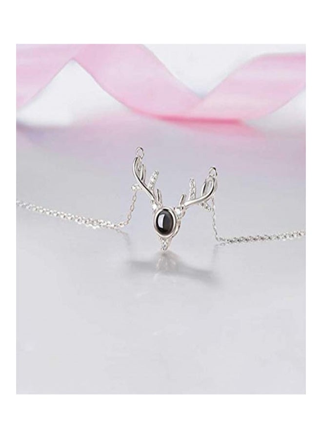 أو بي آي قلادة بتصميم على شكل قرن غزال مطلية بالفضة - Image 2