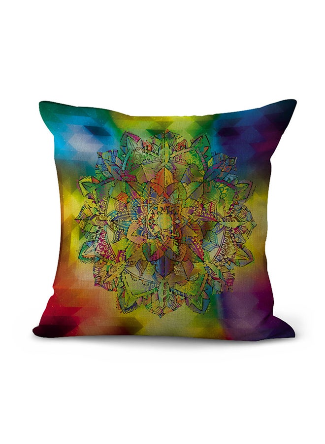 وسادة ديكور مزينة بطبعات متعدد الألوان