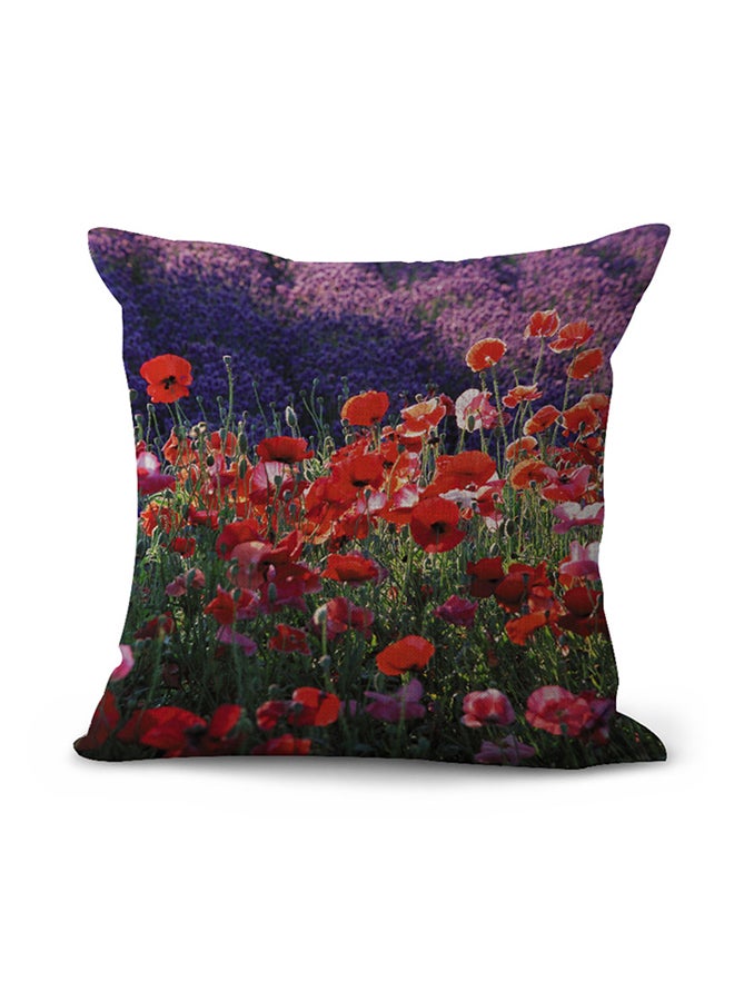 وسادة ديكور مزينة بطبعات متعدد الألوان