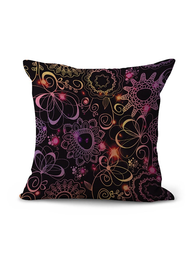 وسادة ديكور مزينة بطبعات متعدد الألوان