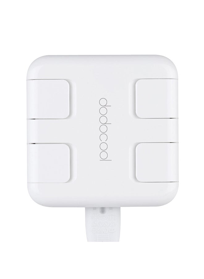 ماركة غير محددة محول تيار شامل مزود بعدد 4 منافذ USB ويدعم ميزة التعرف الذكي على التيار أبيض  - Image 3