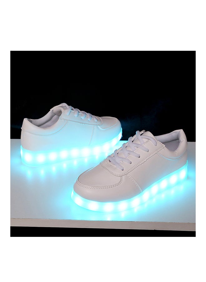 ماركة غير محددة حذاء رياضي برقبة منخفضة مزود بأضواء LED وامضة أبيض  - Image 2