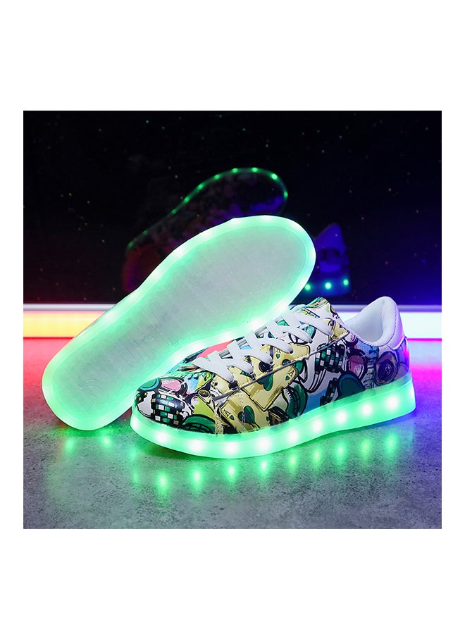 ماركة غير محددة حذاء رياضي برقبة منخفضة مزود بأضواء LED وامضة متعدد الألوان  - Image 2
