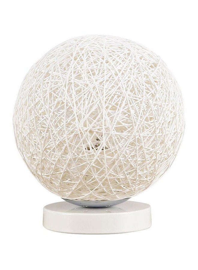 بيوينتي مصباح على شكل كرة بتصميم مبتكر مزين بخيوط من الخيزران بالشغل اليدوي أبيض 18 x 16سم - Image 1