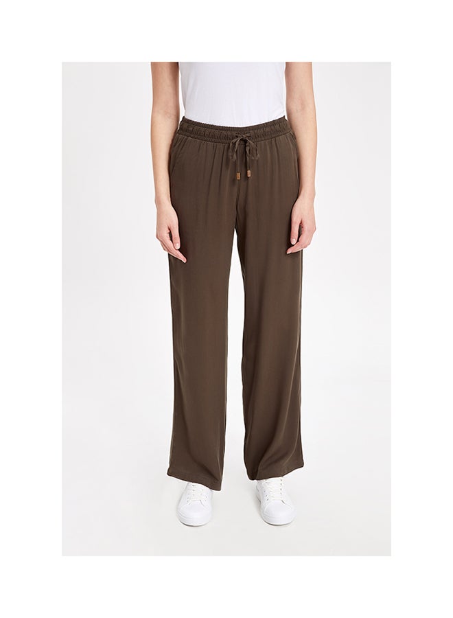 ديفاكتو بنطال مناسب بمقاس مريح أخضر - Image 1