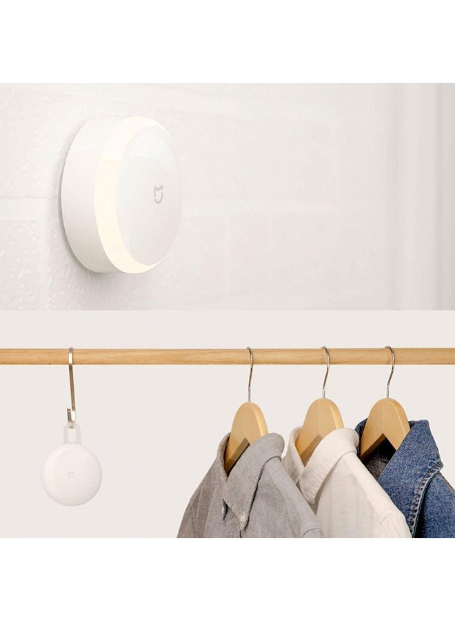 بيوينتي مصباح ضوئي ليلي LED ذكي ينشط بالحركة MI أبيض 6x9سم - Image 2