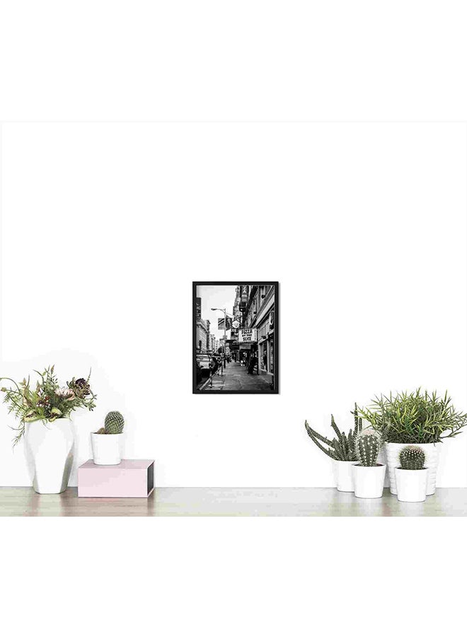 لوحة فنية لديكور الحائط بنمط هندسي بإطار أسود ومبانٍ بيضاء 111204 متعدد الألوان 32x22x2سم - Image 4