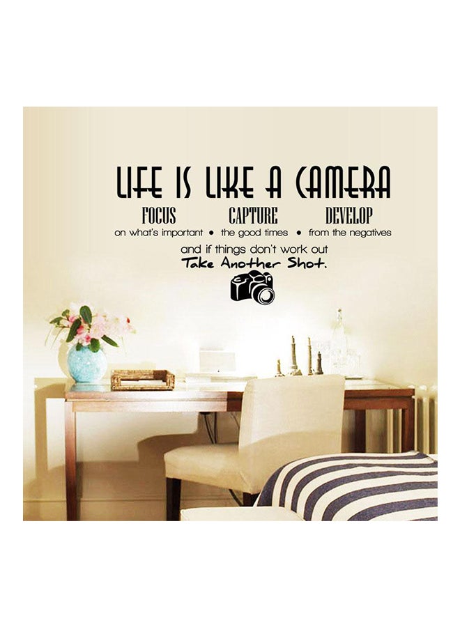 ملصق جداري مطبوع باقتباس "Life Is Like A Camera" أسود