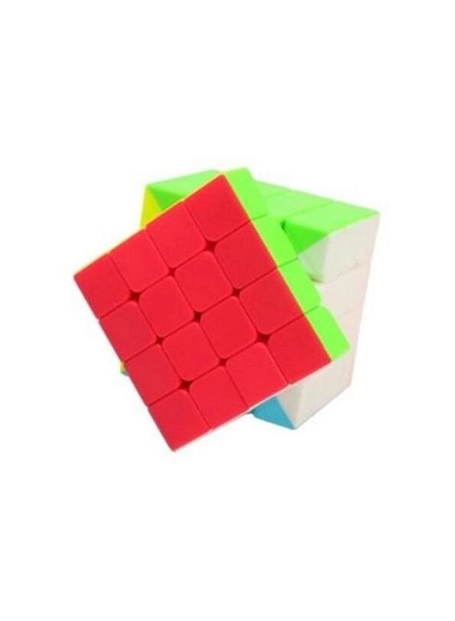 لعبة ألغاز بتصميم مكعب روبيك