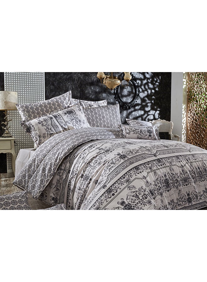 مجموعة لحاف مزين بنقشة الزهور مكونة من 10 قطع قطن أبيض/رمادي 260x240سم - v1562153503/N26633802A_1