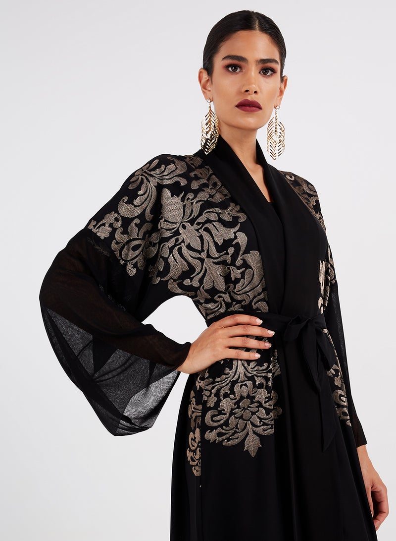 Embroidered Bisht Abaya Black - v1562159705/N27246208V_1