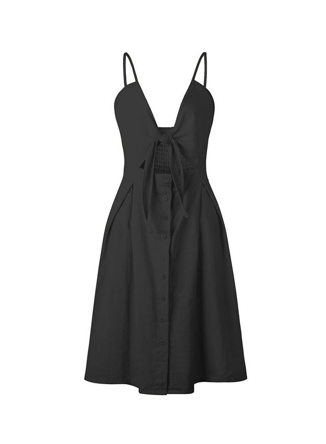فستان متوسط الطول برباط أمامي بلون سادة أسود - Image 1