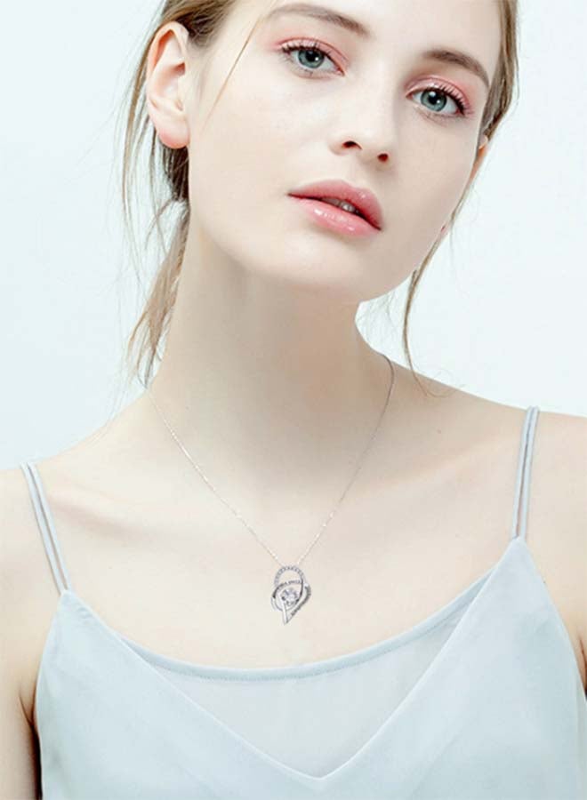 قلادة بتصميم قلب بنقشة عبارة "I Love You to The Moon and Back" - Image 3