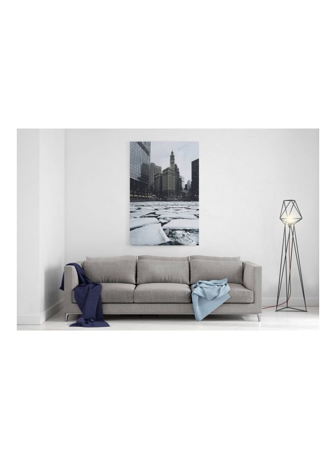 لوحة فنية من قماش الكانفاس بإطار بطبعة منظر للمدينة مع الجليد أبيض/رمادي 60x80سم - Image 4