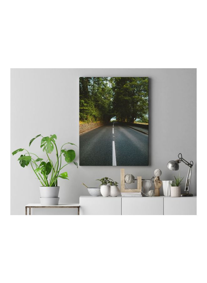 لوحة فنية من القماش الكتاني بإطار ومطبوعة بتصميم طريق أخضر/رمادي/أبيض 60x80سم - Image 4