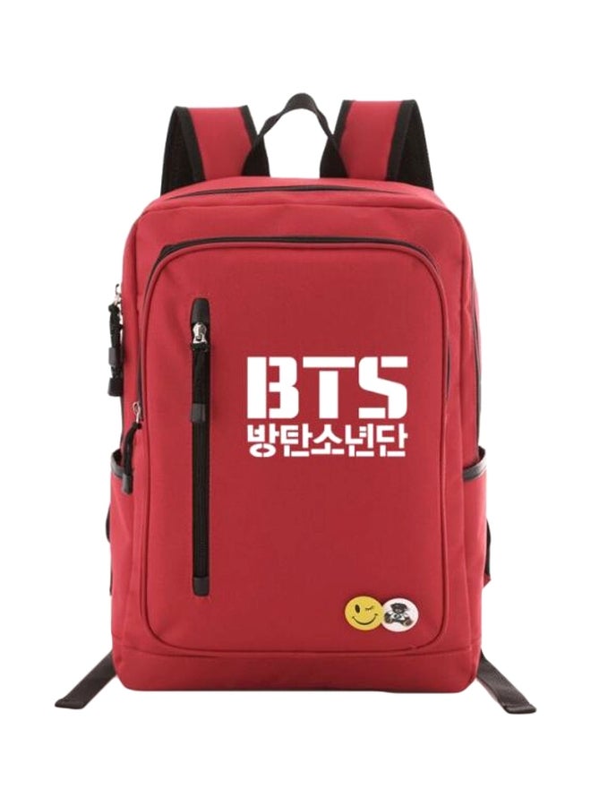 حقيبة ظهر مطبوع عليها عبارة"BTS" أحمر وأسود - Image 1