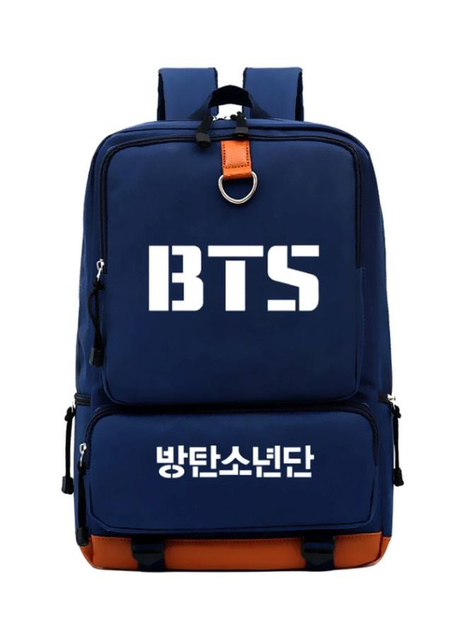 حقيبة ظهر مزينة بطبعة لفرقة BTS Bangtan أزرق / بني / أبيض