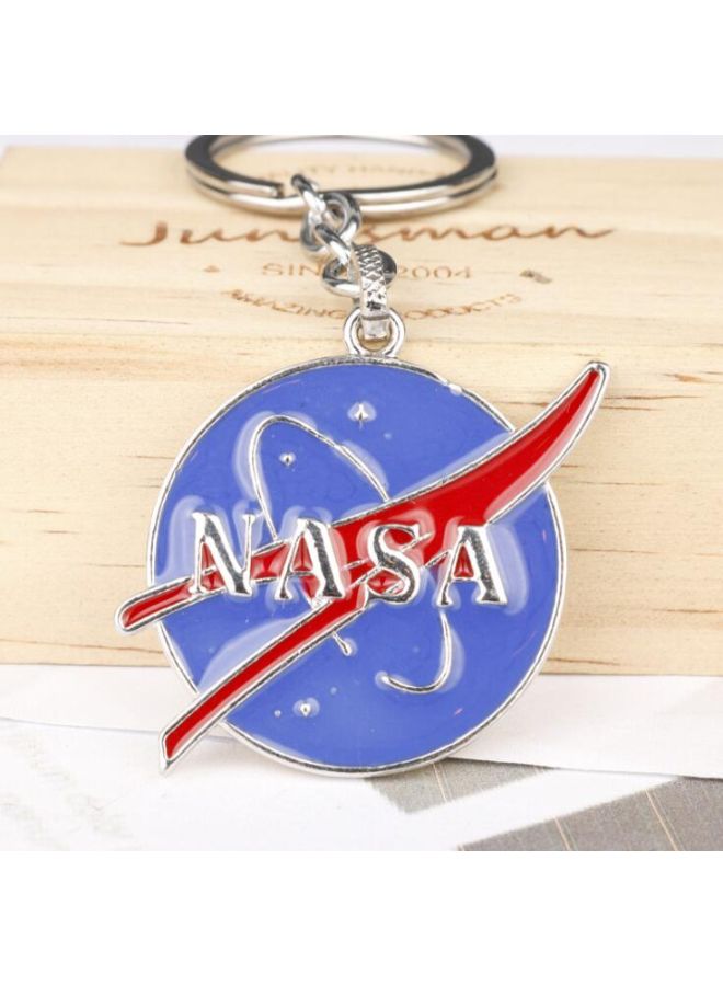 سلسلة مفاتيح عليها علامة بحروف "NASA" - Image 2