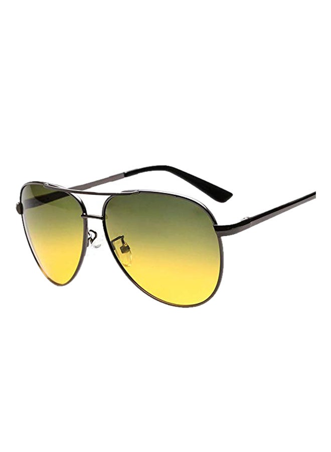 نظارات شمسية بإطار مستقطب من Wayfarer - Image 2