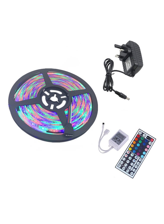 واي دابليو إكس لايت - شريط إضاءة LED مضاد للماء بإضاءة متعددة الألوان RGB مع جهاز تحكم عن بعد مكون من 24 مفتاحاً أسود/ أبيض - Image 1