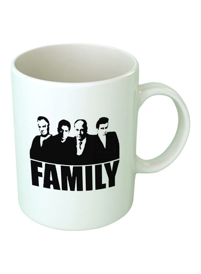 فاست برينت مج سيراميك مطبوع عليه كلمة "Family" أسود/ أبيض