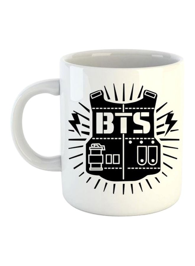 فاست برينت مج قهوة مزين بطبعة "BTS" أبيض/ أسود Standard